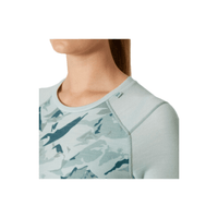 Helly Hansen Helly Hansen Women’s LIFA® Merino Midweight Graphic Long-Sleeve Crew Base Layer Helly Hansen Women’s LIFA® Merino Midweight Graphic Long-Sleeve Crew Base Layer
