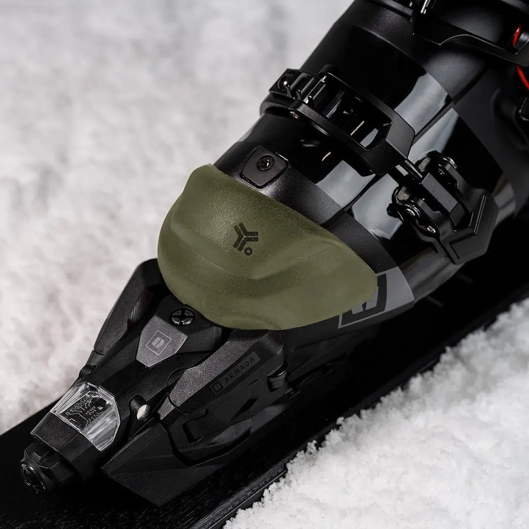 Bootcap 2.5 in Olive - on ski