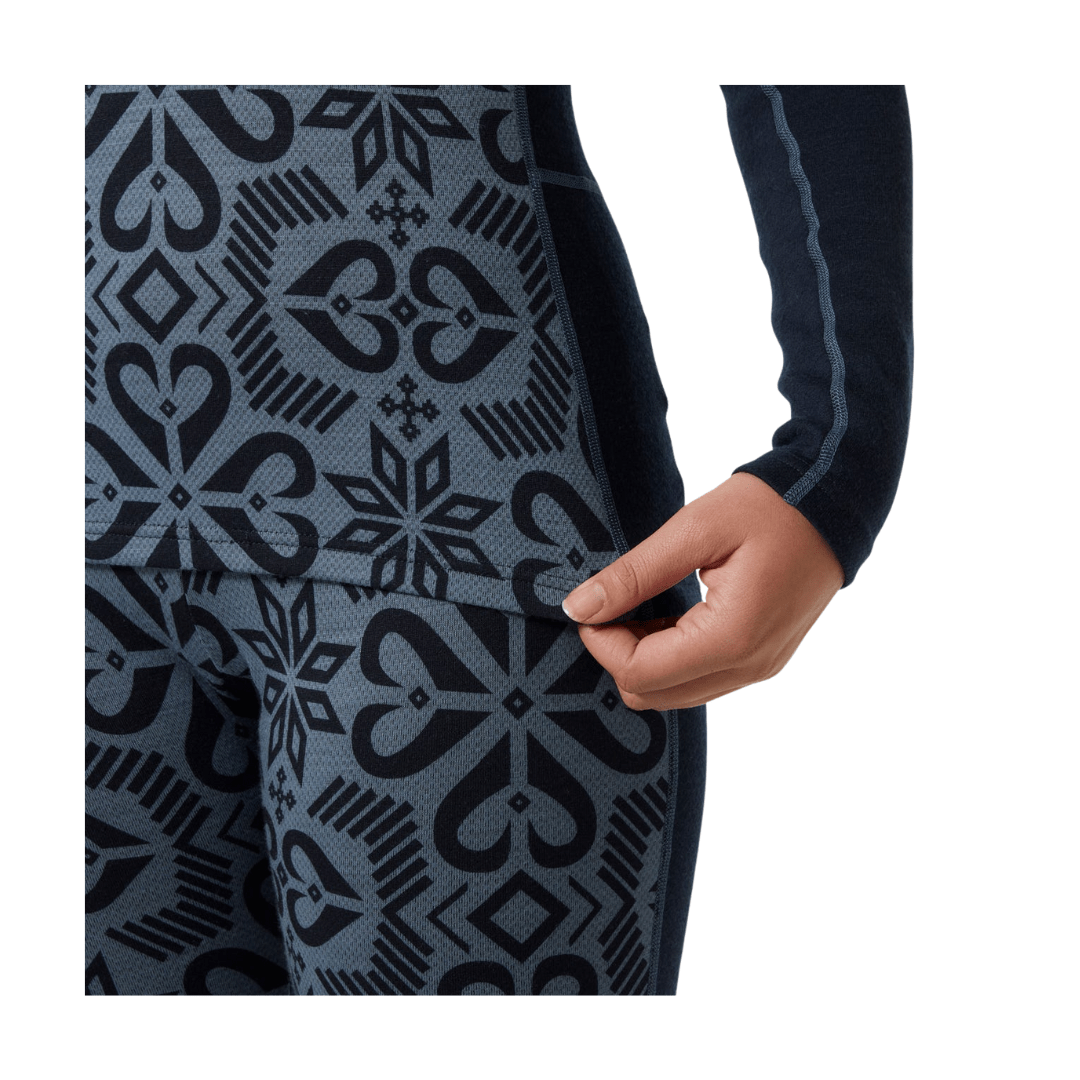 Helly Hansen Helly Hansen Women’s LIFA® Merino Midweight Graphic Long-Sleeve Crew Base Layer Helly Hansen Women’s LIFA® Merino Midweight Graphic Long-Sleeve Crew 