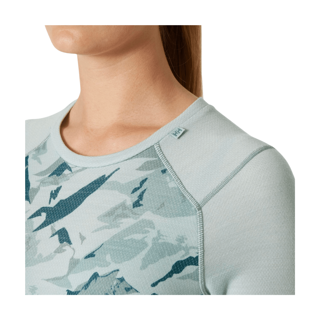 Helly Hansen Helly Hansen Women’s LIFA® Merino Midweight Graphic Long-Sleeve Crew Base Layer Helly Hansen Women’s LIFA® Merino Midweight Graphic Long-Sleeve Crew 